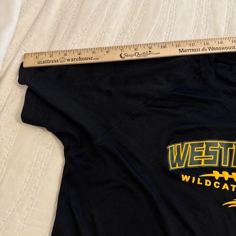 West Virginia Mountaineer’s  Size Large Under Armour  T-Shirt Tee - Picture 7 of 7
